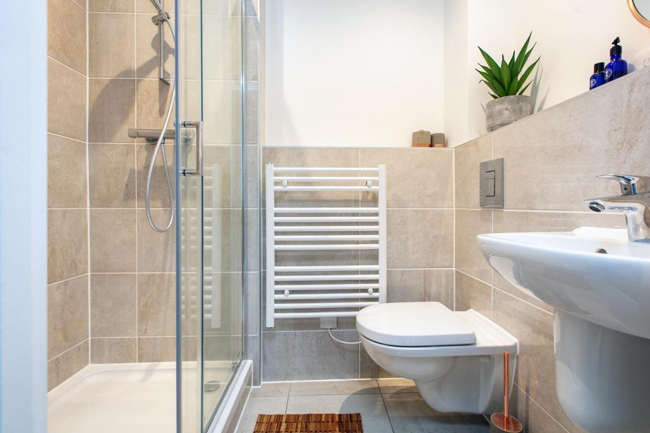 City Centre - Free Parking - Stylish 2 Bedroom Apartment 브리스틀 외부 사진