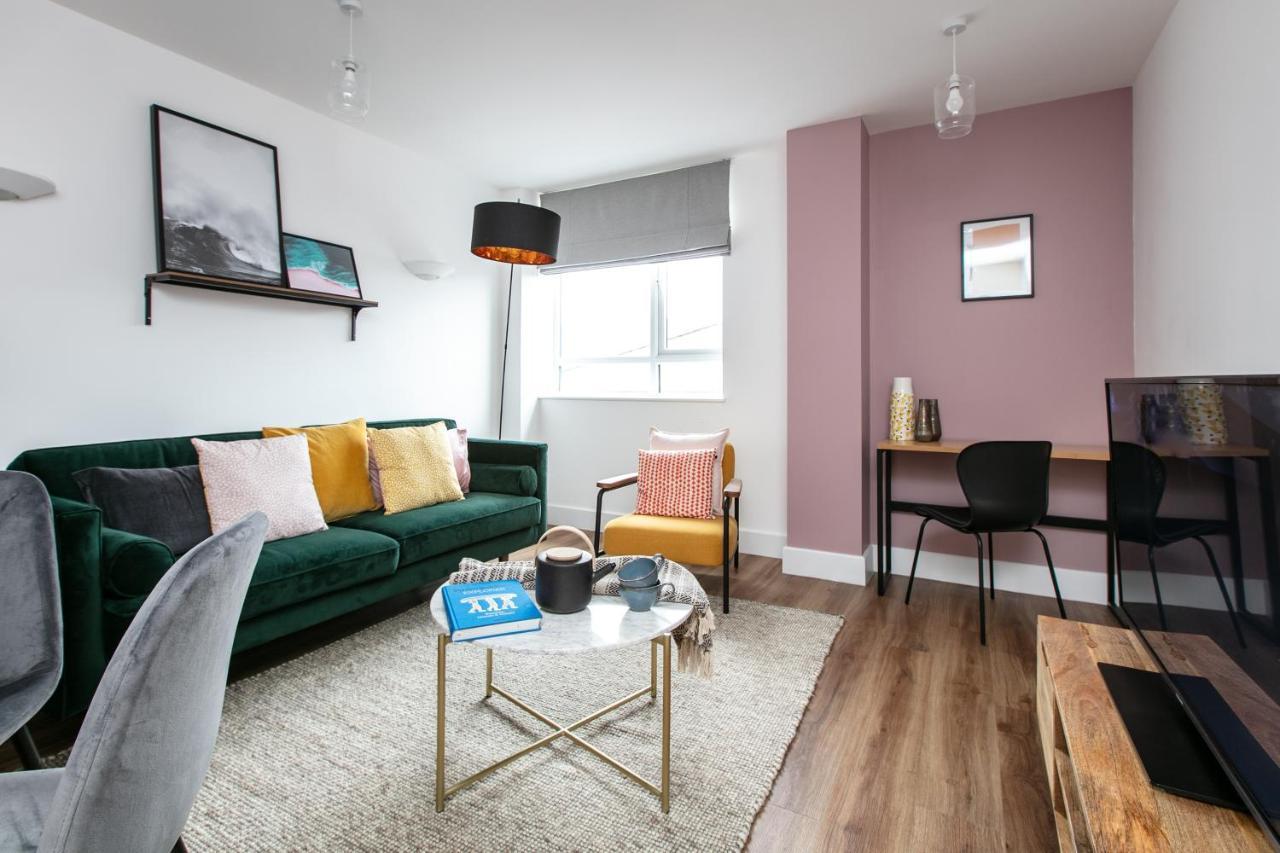 City Centre - Free Parking - Stylish 2 Bedroom Apartment 브리스틀 외부 사진