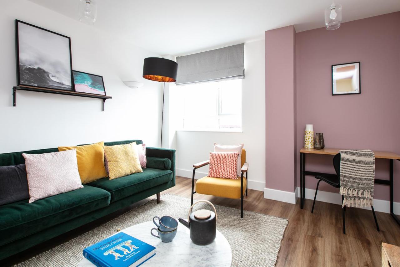 City Centre - Free Parking - Stylish 2 Bedroom Apartment 브리스틀 외부 사진
