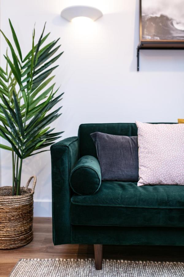 City Centre - Free Parking - Stylish 2 Bedroom Apartment 브리스틀 외부 사진