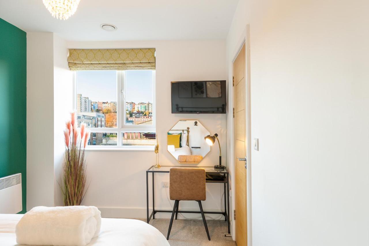 City Centre - Free Parking - Stylish 2 Bedroom Apartment 브리스틀 외부 사진